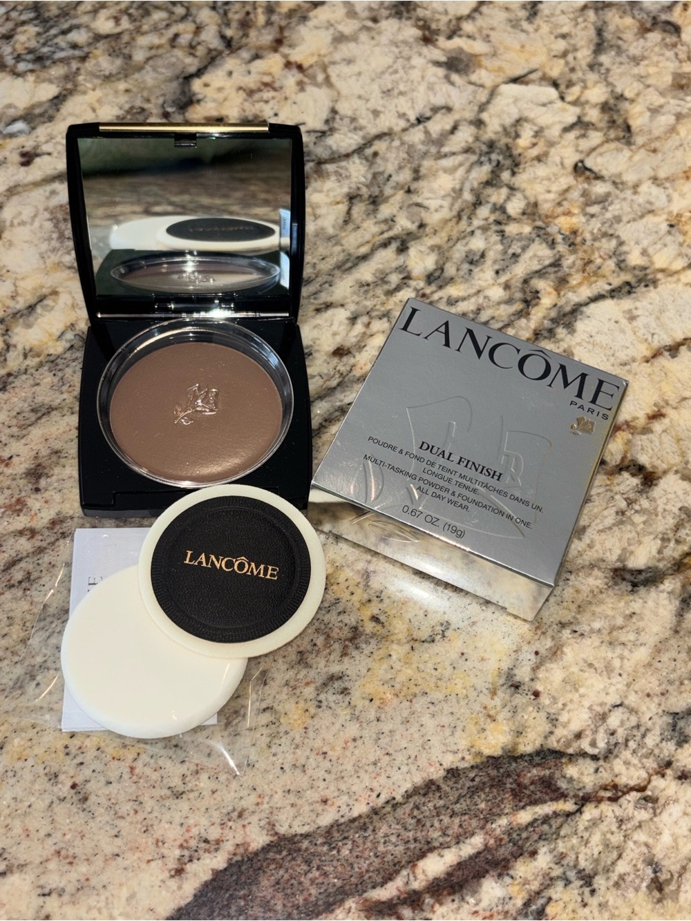Lancôme Dual Finish Powder Foundation - suede 560 🆕